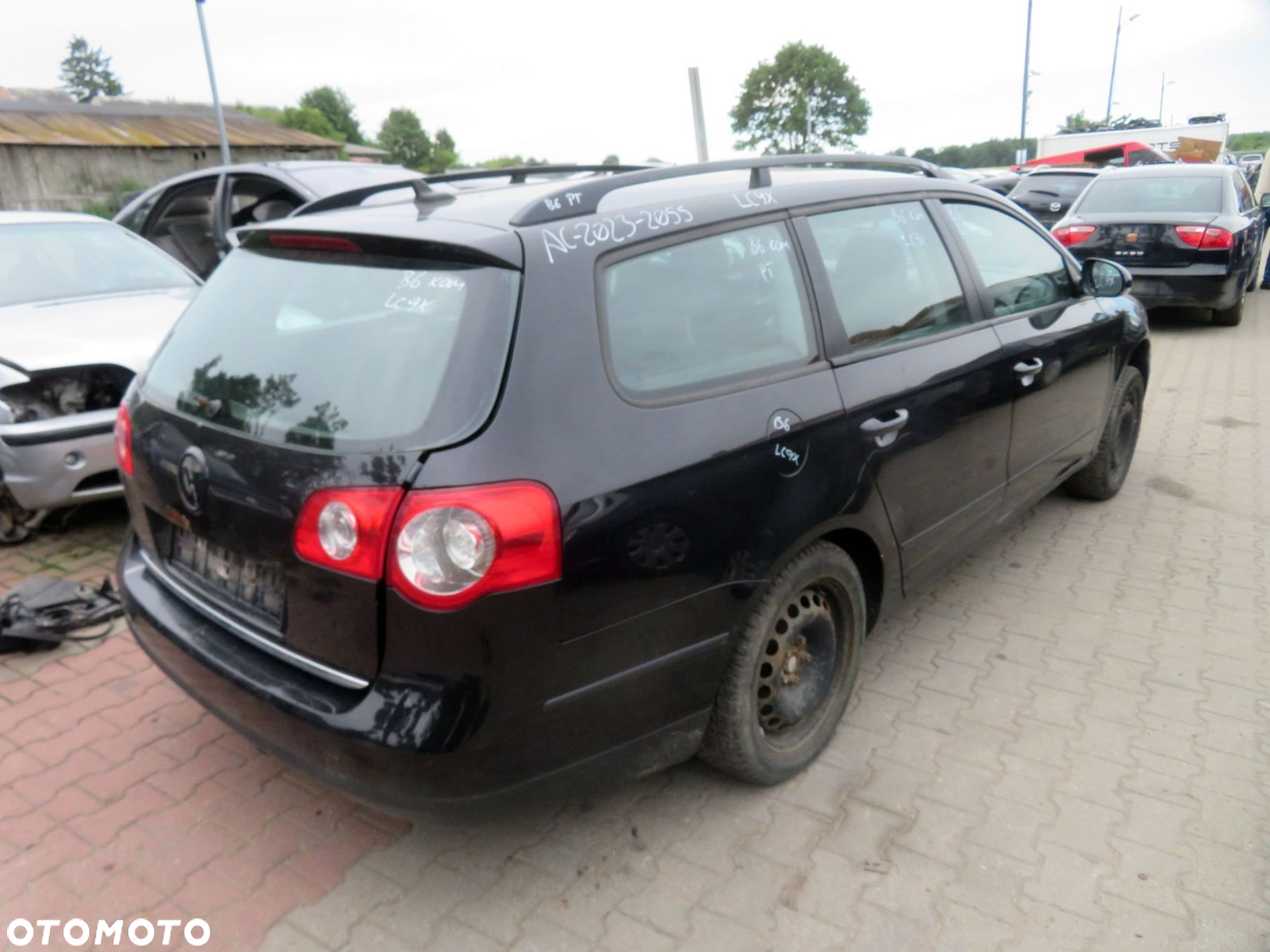 VOLKSWAGEN PASSAT B6 KOMBI 2006 LC9X 2.0 TDI BLS 103KM JCX CZARNY na części - 5