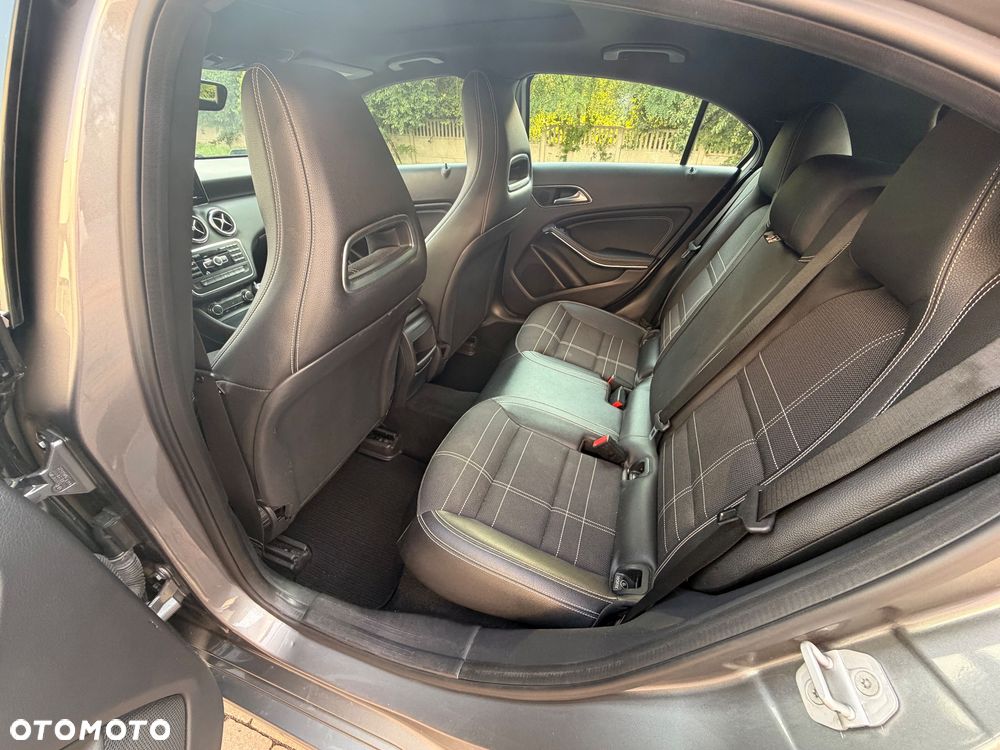 Mercedes-Benz Klasa A 180 BlueEfficiency Edition - 11