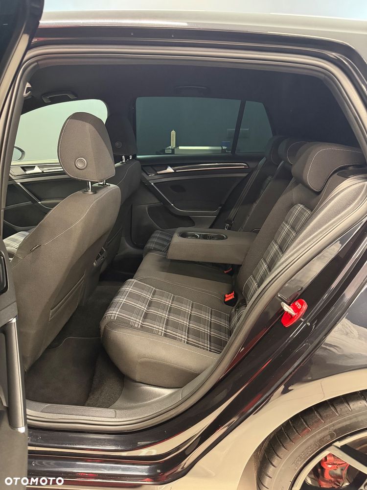 Volkswagen Golf GTD BlueMotion Technology - 24