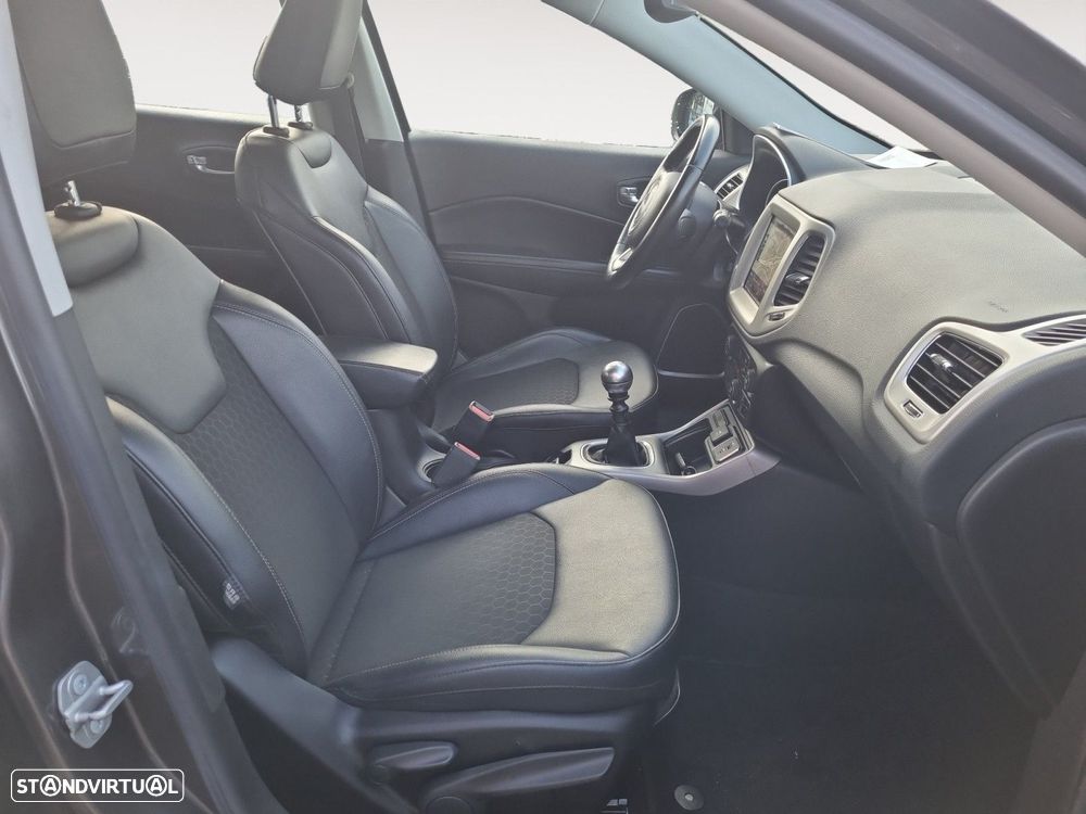 Jeep Compass 1.3 T Longitude - 15