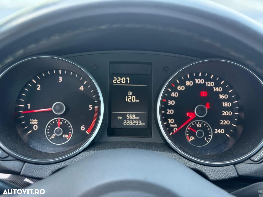 Volkswagen Golf 1.6 TDI DPF BlueMotion Technology move - 6