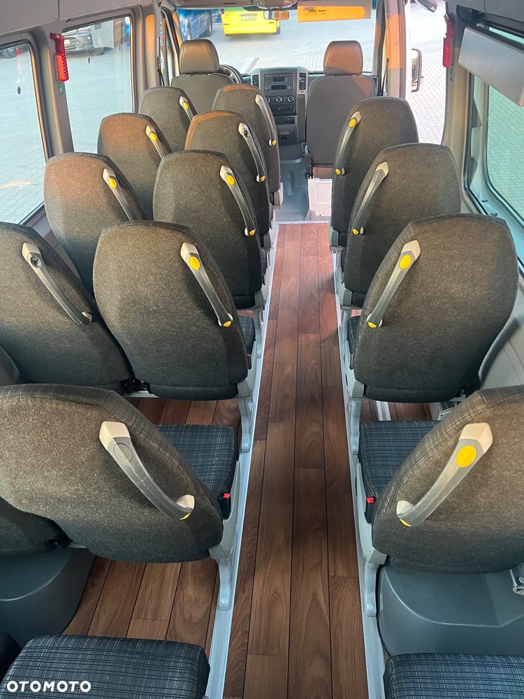 Mercedes-Benz 516 - 10