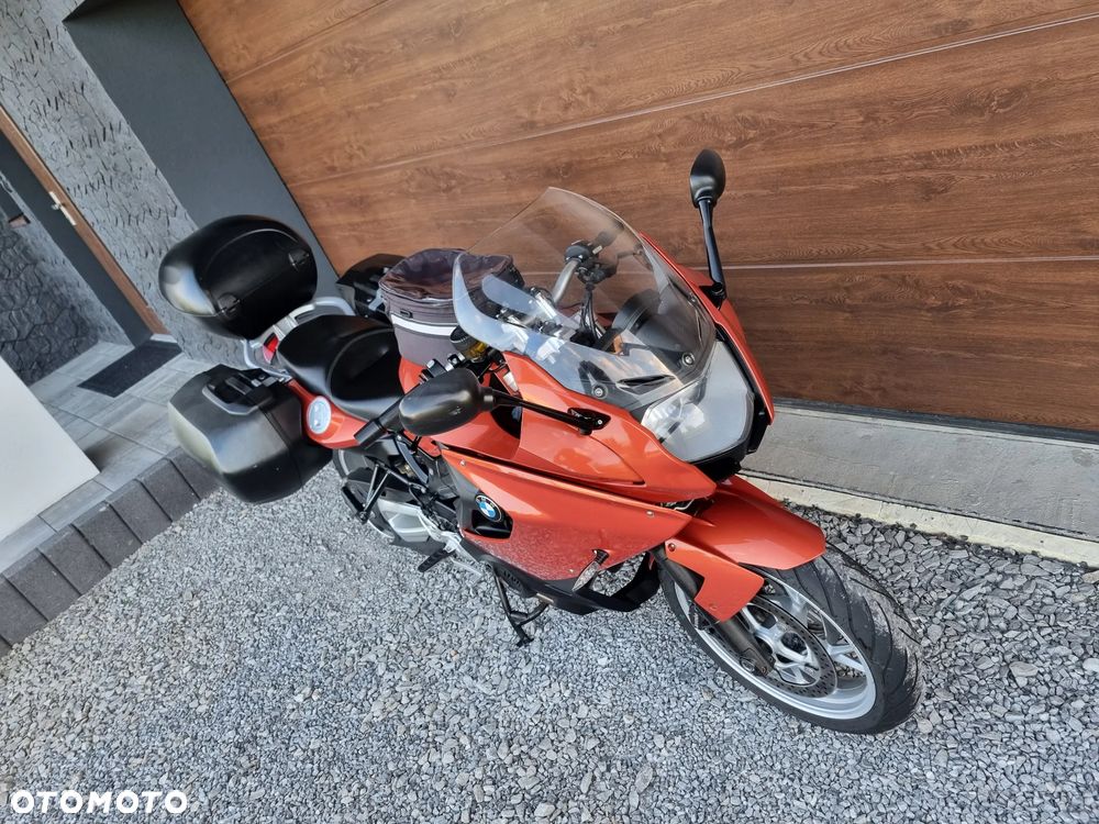 BMW F - 22