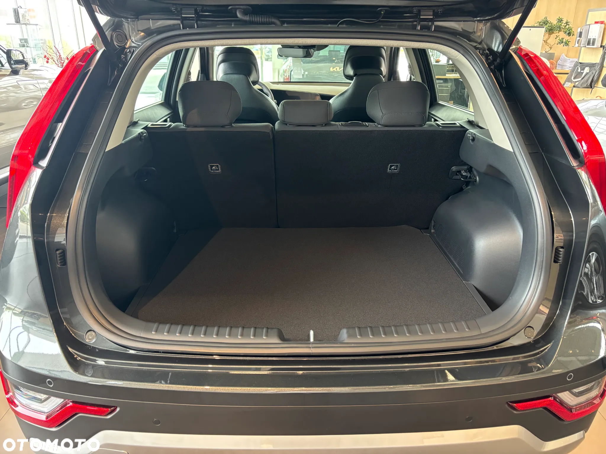 Kia Niro 1.6 GDI Hybrid L - 16