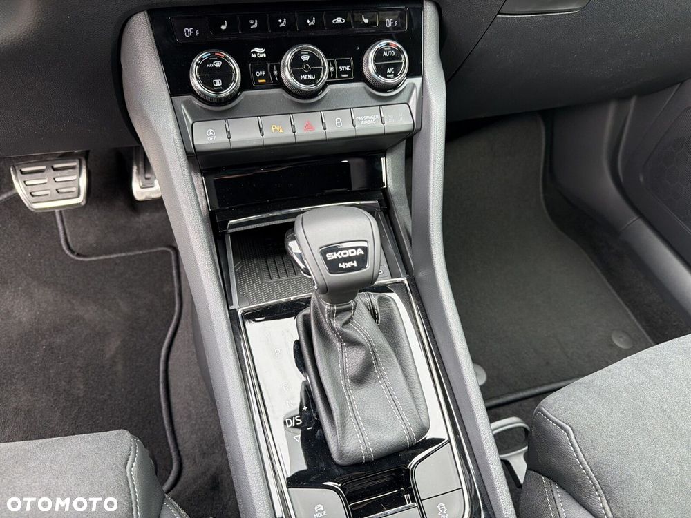 Skoda Karoq 2.0 TSI 4x4 Sportline DSG - 14