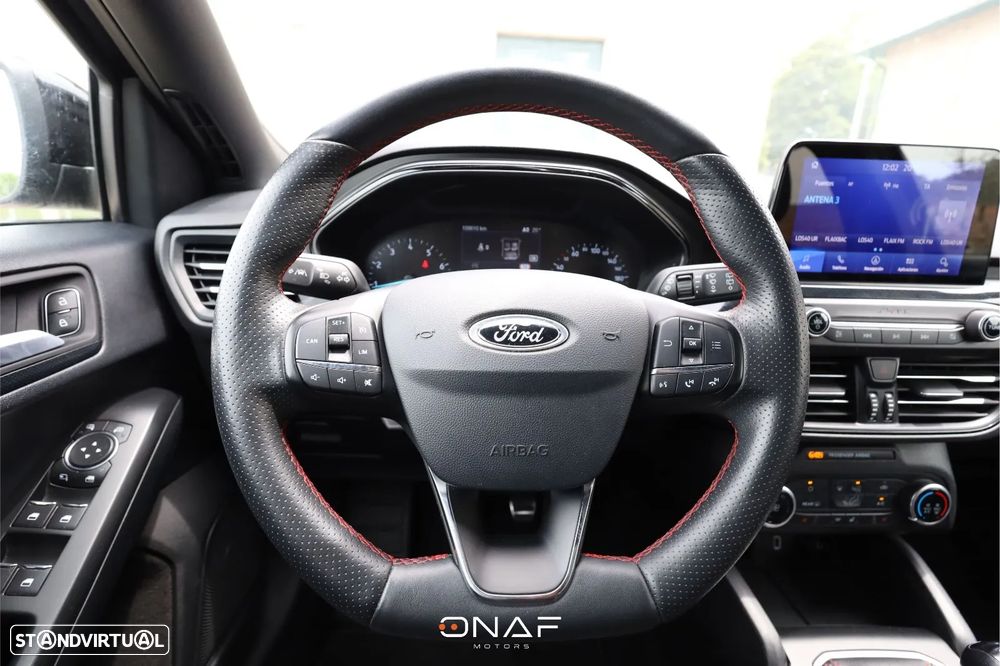 Ford Focus 1.5 EcoBoost S&S ST-LINE - 18