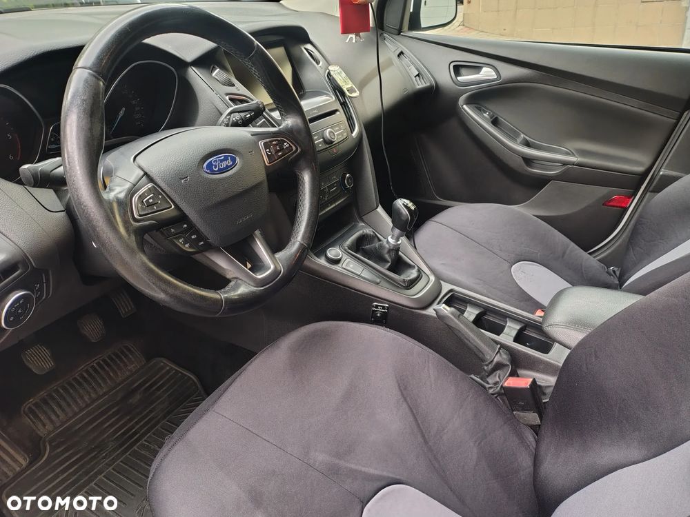 Ford Focus - 10