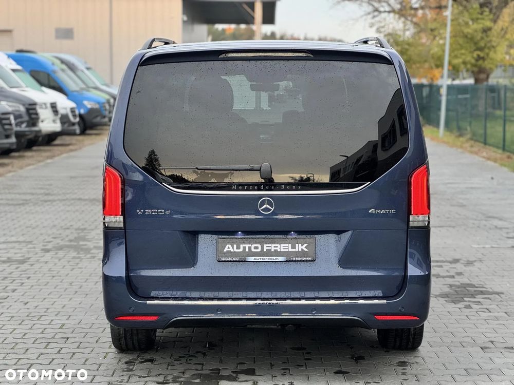 Mercedes-Benz Klasa V - 6