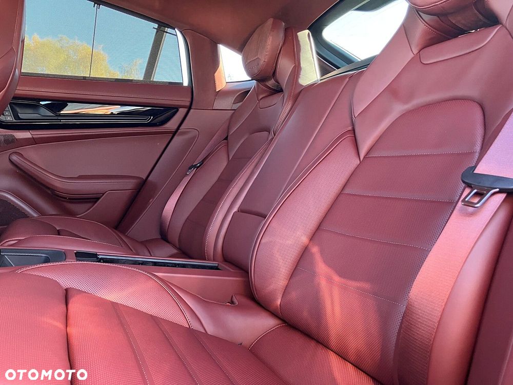 Porsche Panamera - 21
