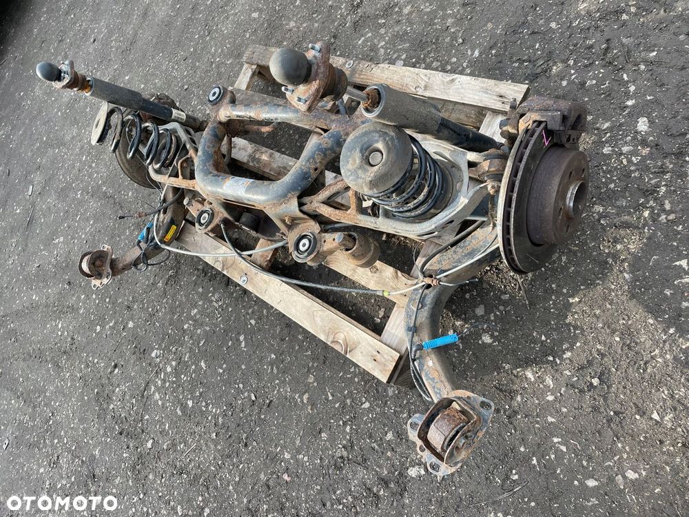BMW X3 E83 zawieszenie belka wozek wahacze sprezyny tyl 2.0 D KPL - 11