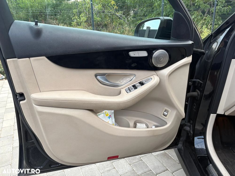 Mercedes-Benz GLC 250 4MATIC 9G-TRONIC - 21