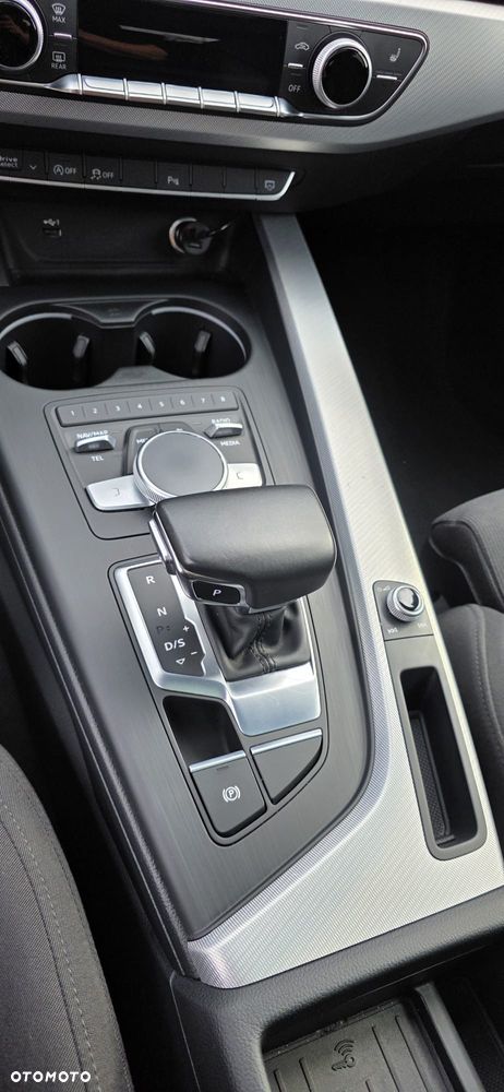 Audi A4 Avant 40 TDI quattro S tronic S line - 29