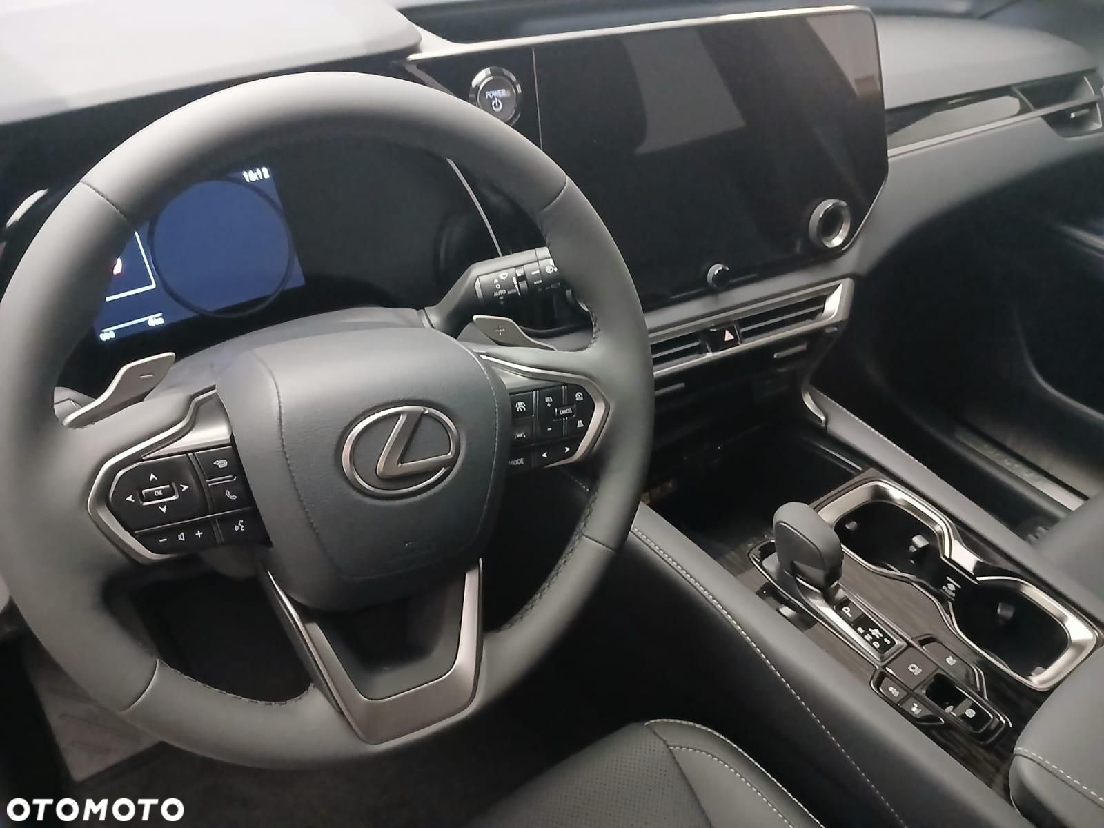 Lexus RX - 8