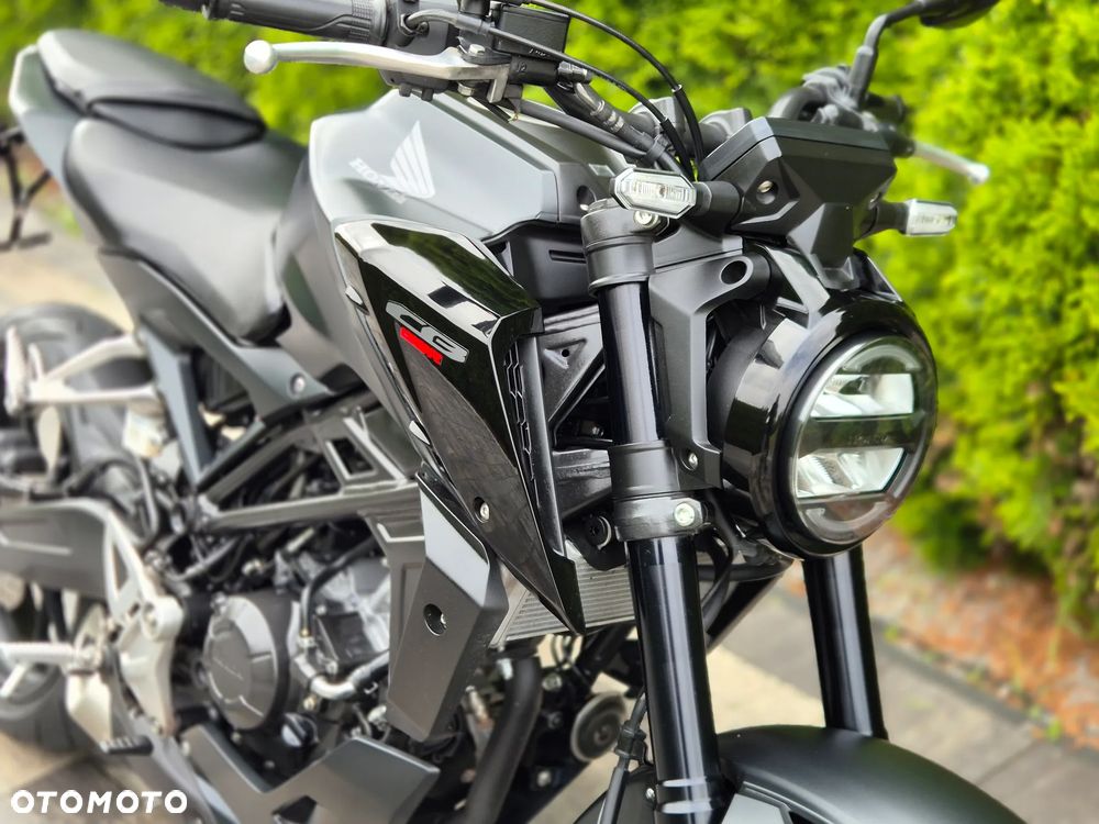 Honda CB - 17