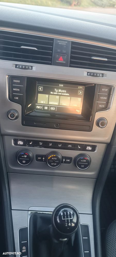 Volkswagen Golf 1.6 TDI BlueMotion Technology Comfortline - 6