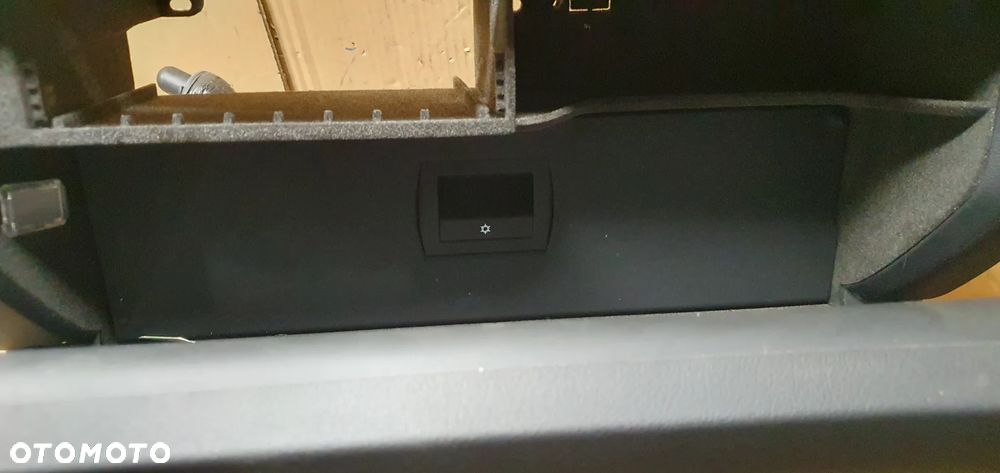 Schowek pasażera Europa Audi A4 B7 8E1857035D - 5