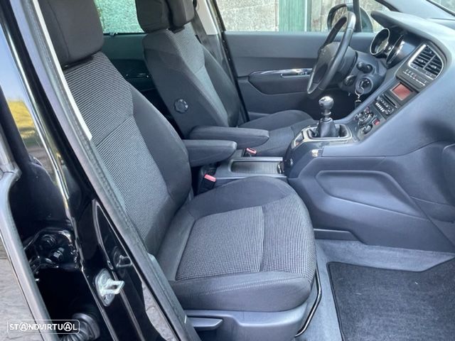 Peugeot 5008 1.6 E-HDi 7L Active 2-Tronic - 20