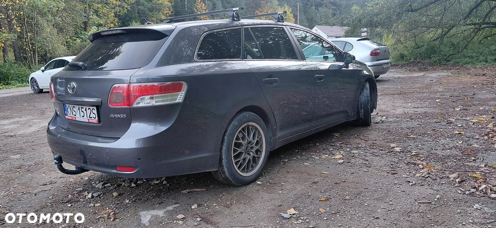 Toyota Avensis 2011 photo 3