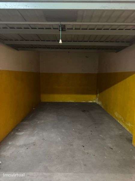 Garagem individual Oliveira do Douro - aluguer - Grande imagem: 4/4