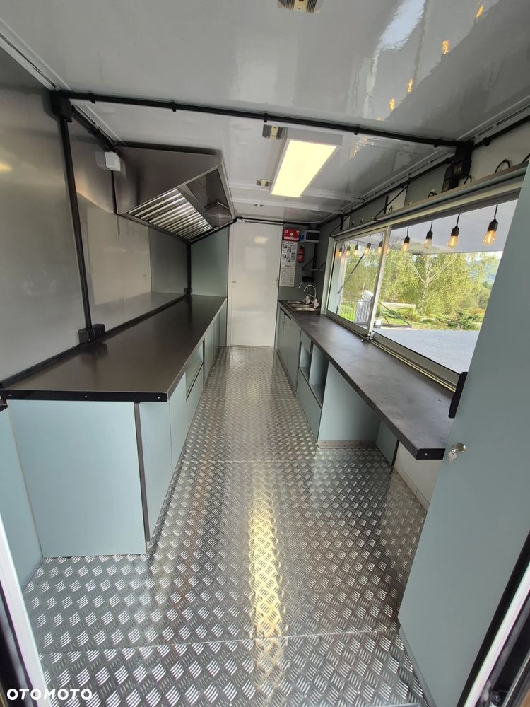 Iveco FoodTruck Sklep Bar Specjalny Samochód gastronomiczny - 15