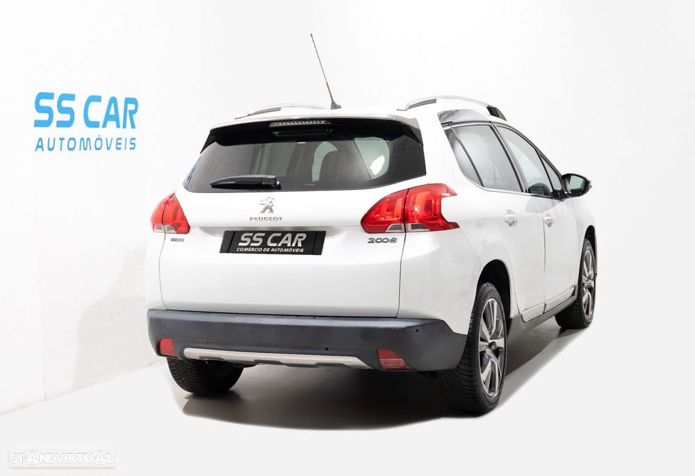 Peugeot 2008 1.2 PureTech Allure EAT6 - 3