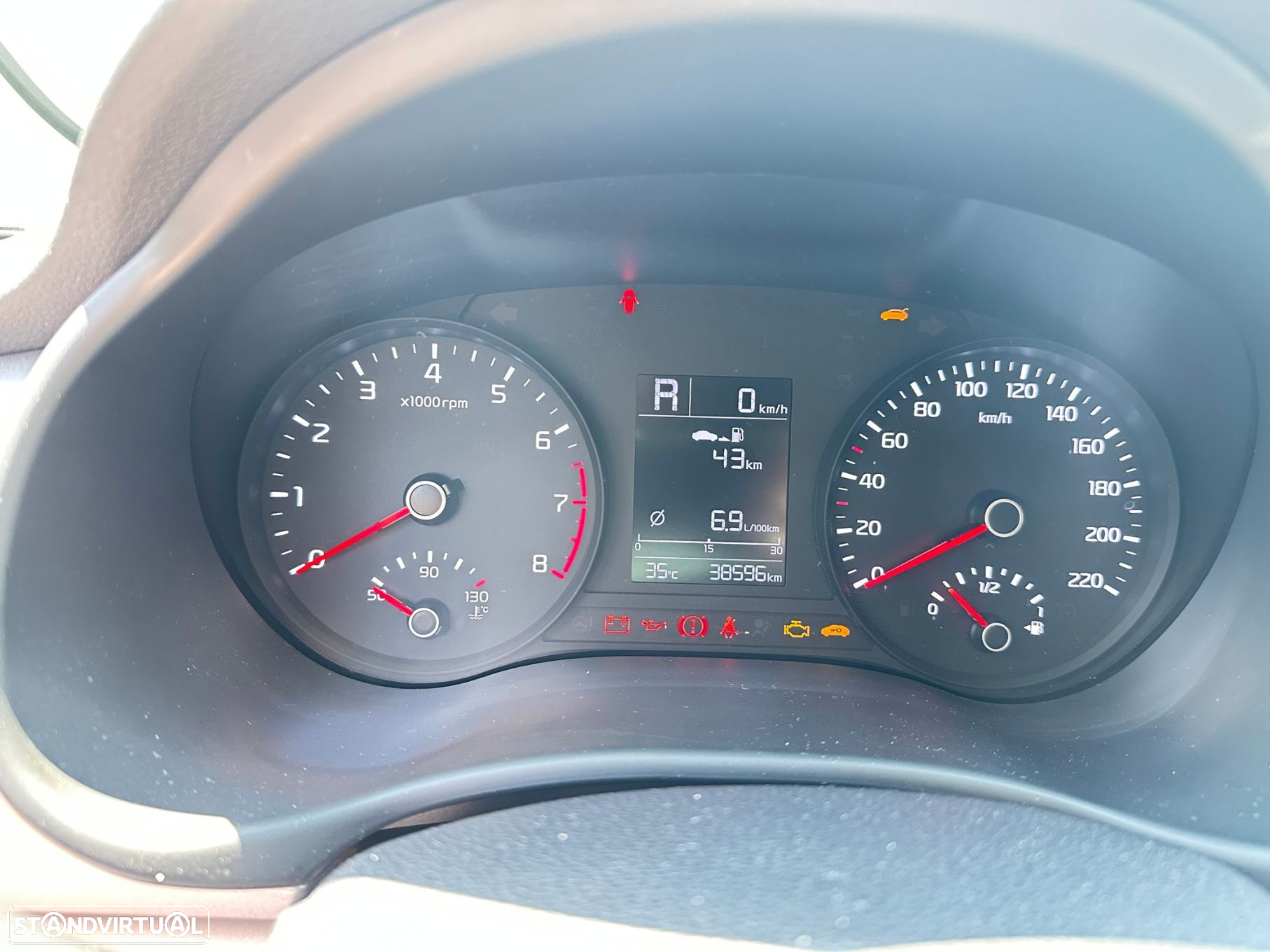 Kia Stonic 1.0 T-GDI Tech - 11