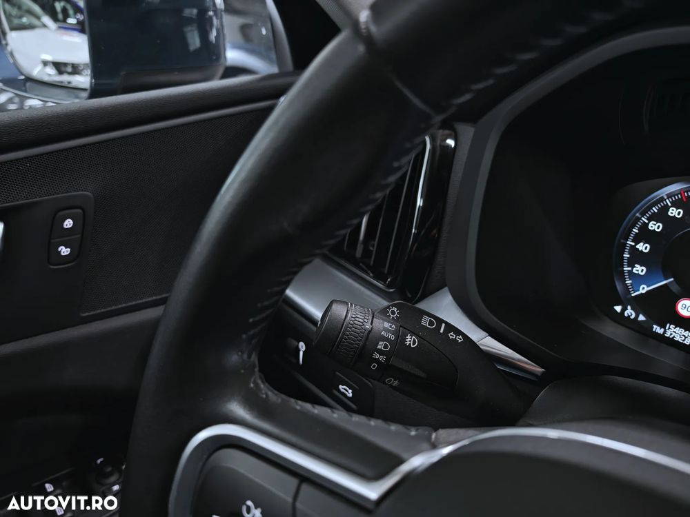 Volvo XC 60 D4 Geartronic Momentum - 17