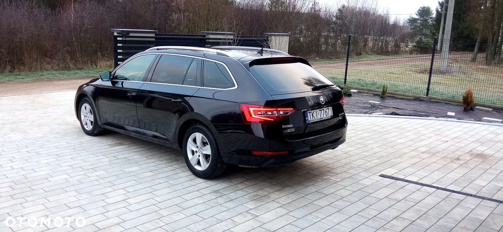 Skoda Superb 2.0 TDI Ambition DSG - 7