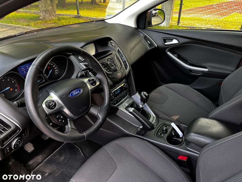 Ford Focus SW 1.0 EcoBoost S&S Titanium - 16