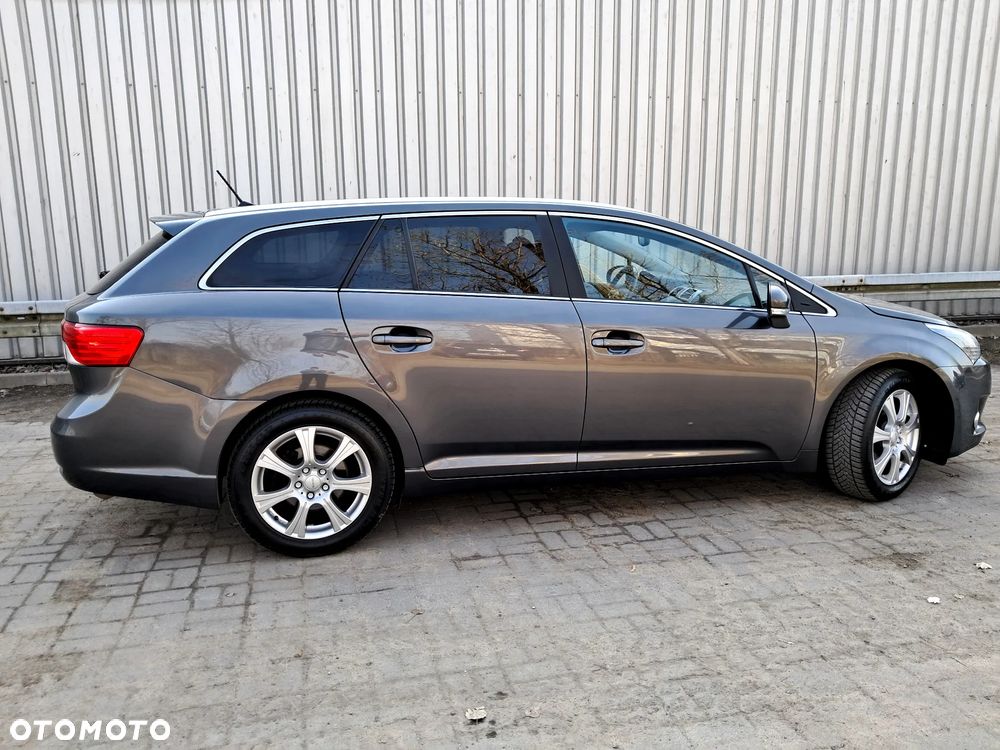 Toyota Avensis 2.0 D-4D Executive - 14