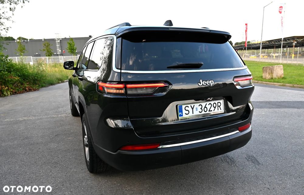 Jeep Grand Cherokee - 21