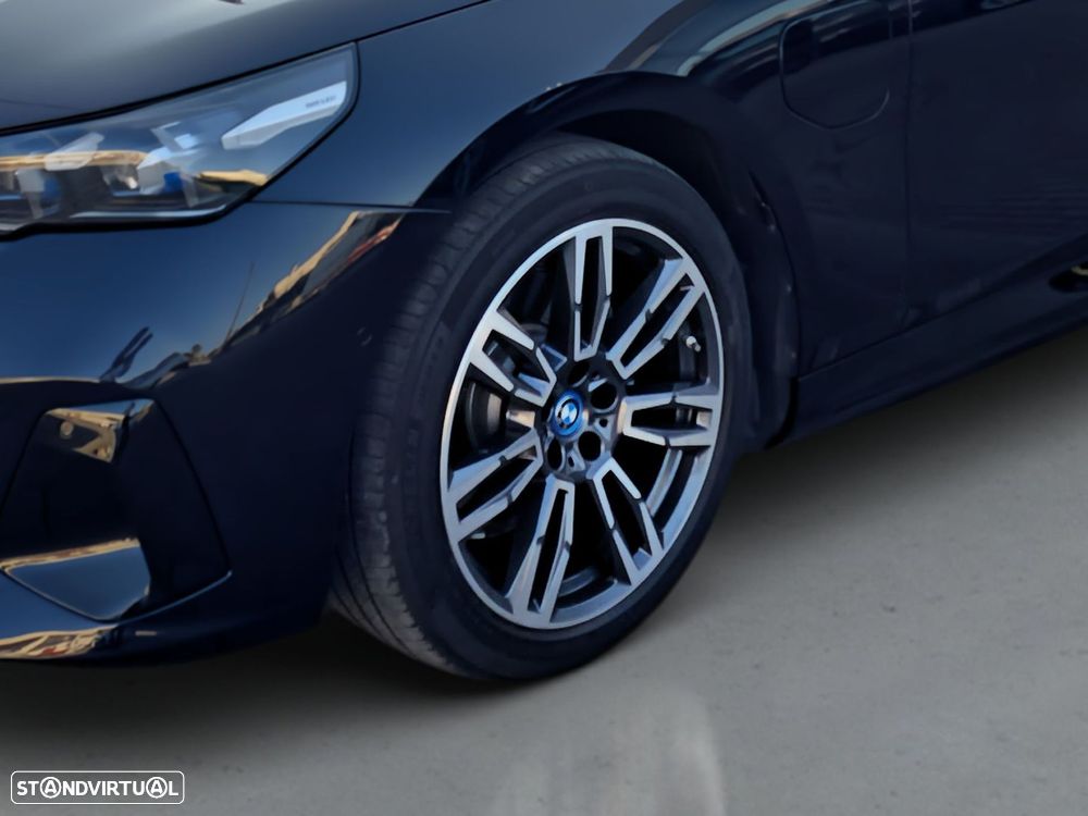 BMW 530 e Pack Desportivo M - 4