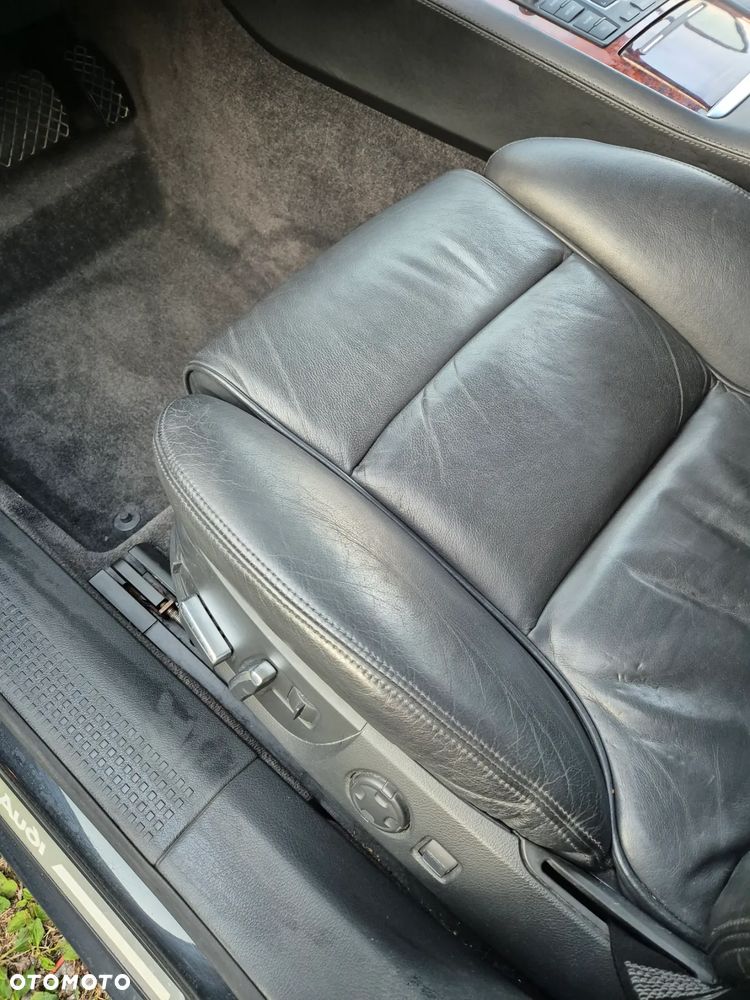 Audi A8 4.2 Quattro - 21