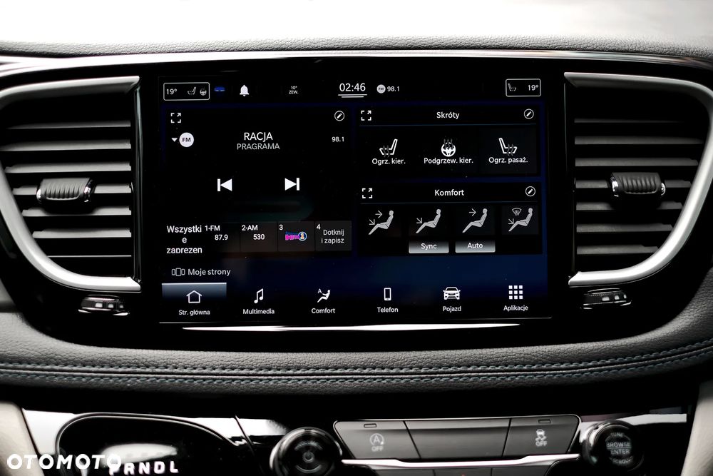 Chrysler Pacifica - 36