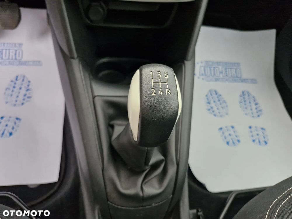 Peugeot 208 PureTech 82 Urban Move - 32