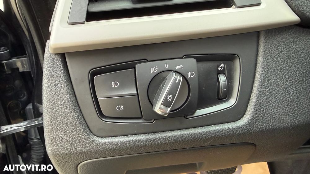 BMW Seria 3 320d Aut. Sport Line - 19