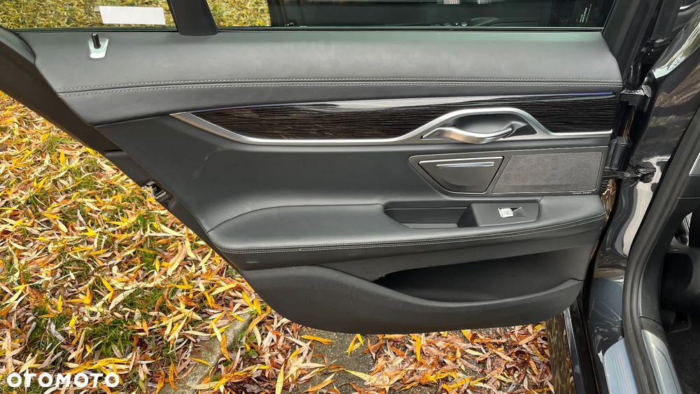BMW Seria 7 740d xDrive - 21