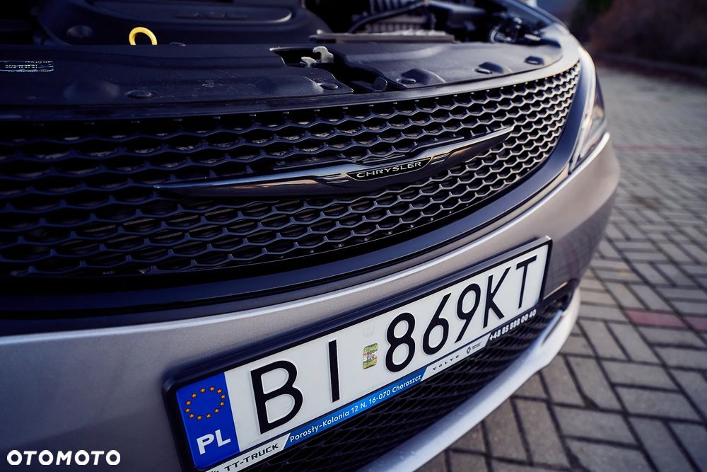 Chrysler Pacifica - 32