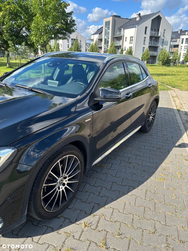 Mercedes-Benz GLA 200 7G-DCT - 8