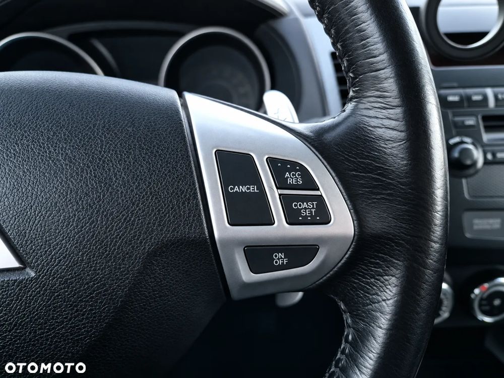 Mitsubishi Outlander 2.4 4WD CVT Intense - 15