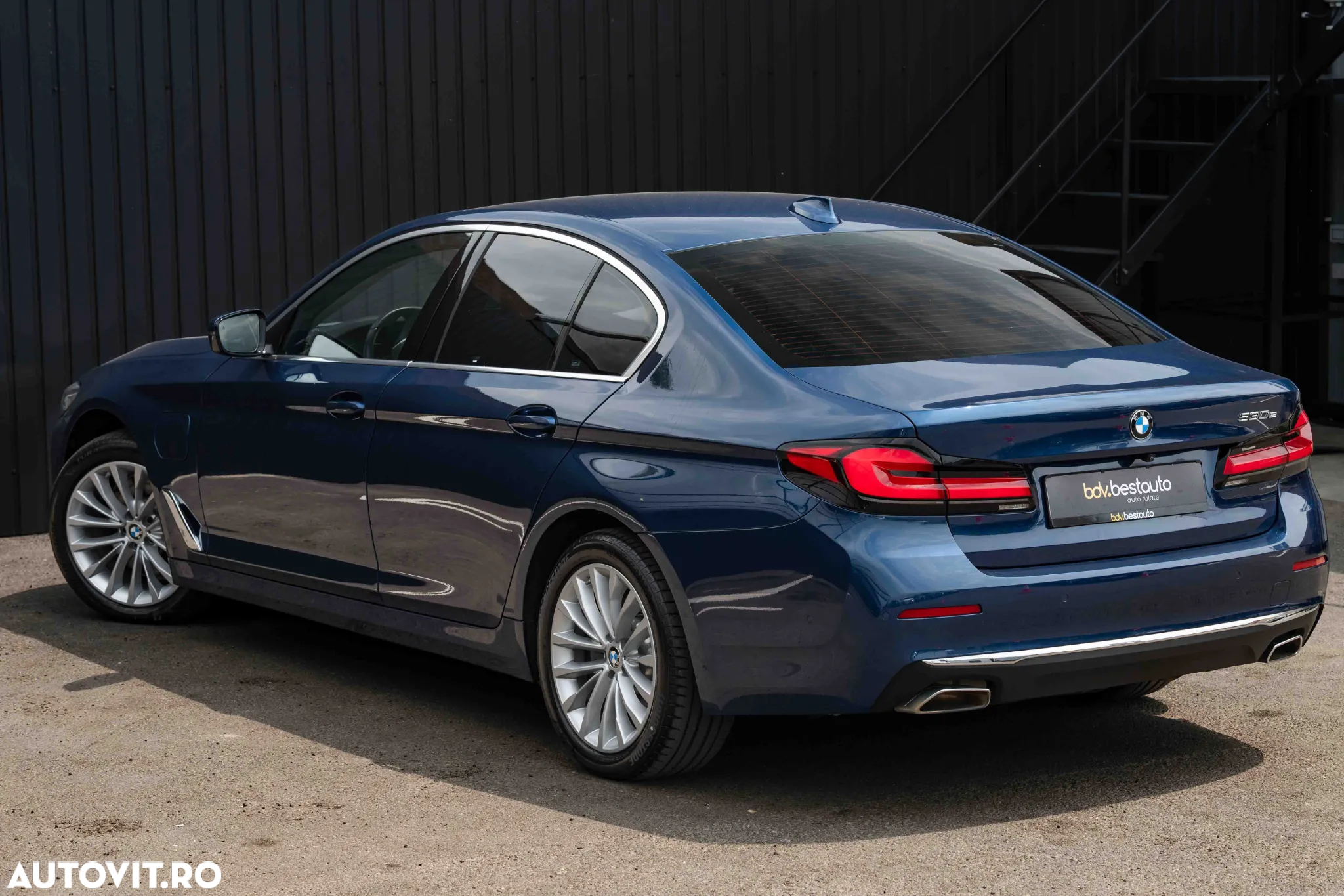 BMW Seria 5 530e Aut. Luxury Line - 6