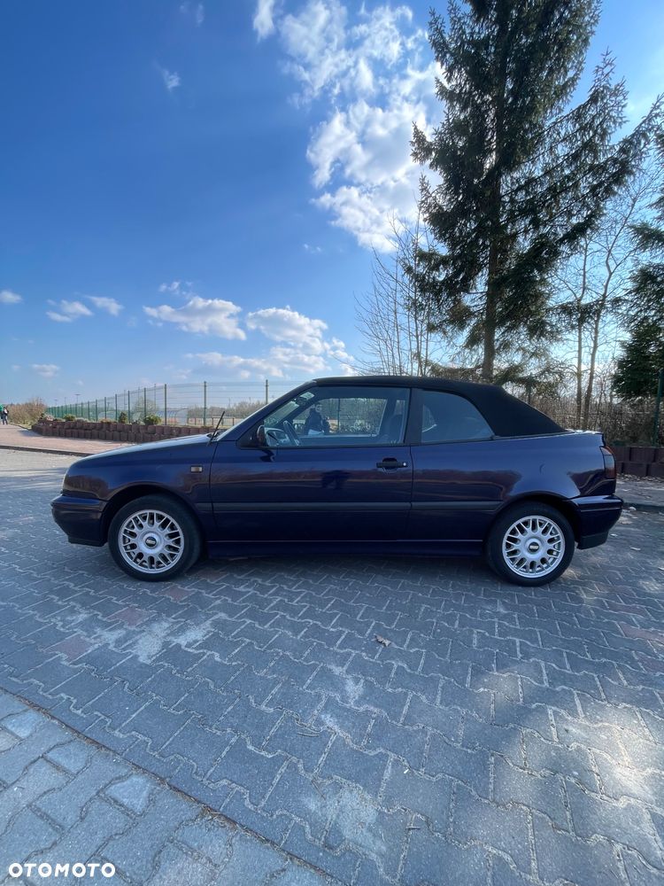 Volkswagen Golf 1.8 GL - 15