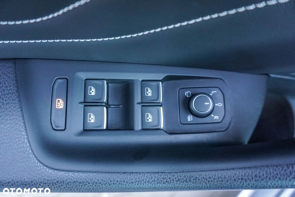 Volkswagen Passat 2.0 TSI 4Mot Elegance DSG - 25