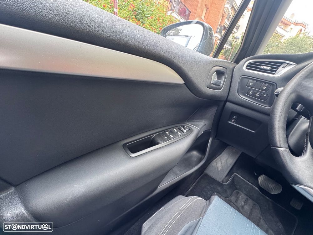 Citroën C4 e-HDi 115 ETG6 Tendance - 14