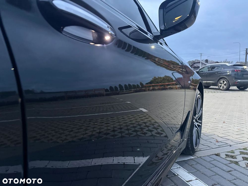 BMW Seria 5 520d M Sport - 14