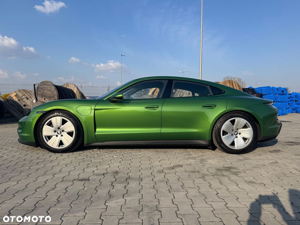 Porsche Taycan - 3