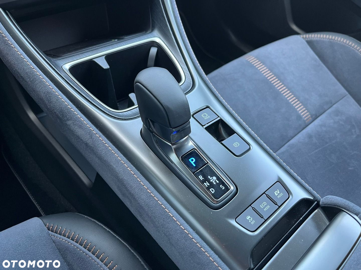 Lexus LBX 1.5 Hybrid Cool AWD - 26