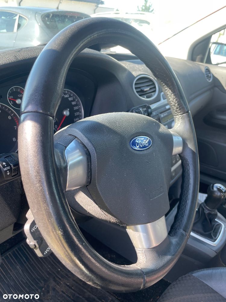 Ford Focus 1.6 Ghia - 5