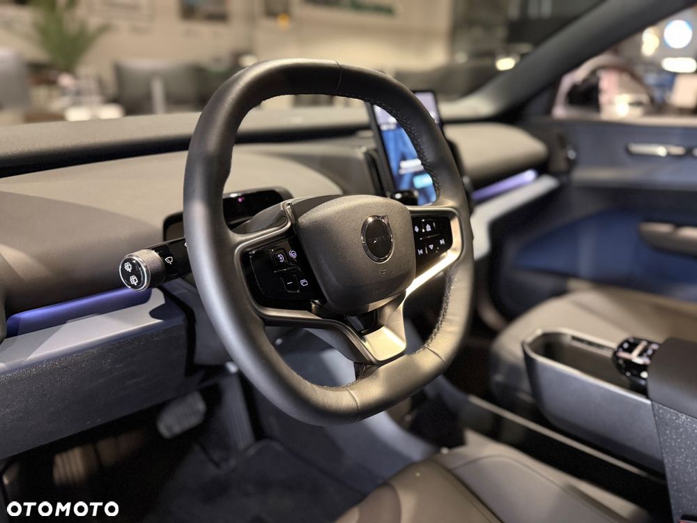 Volvo EX30 Twin Motor Performance AWD Plus - 11