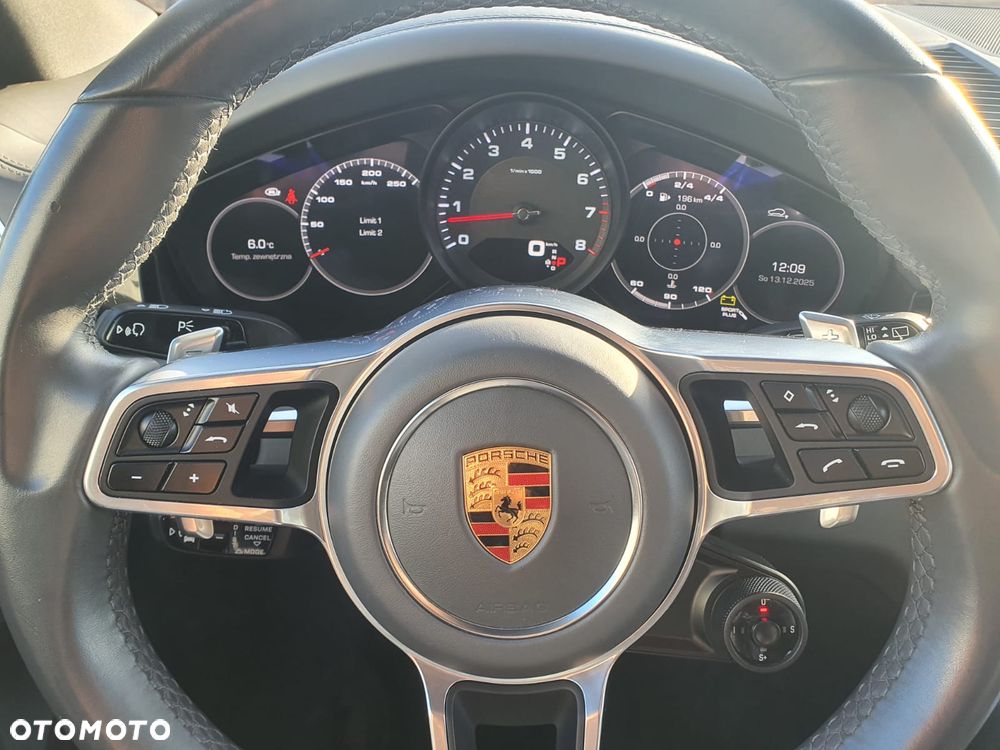 Porsche Cayenne Platinum Edition - 2